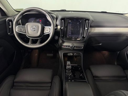 Used 2025 Volvo XC40 B5 Plus AWD/4WD image 12