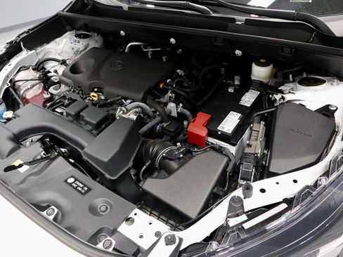 Used 2023 Toyota RAV4 XLE w/ Convenience Package image 18