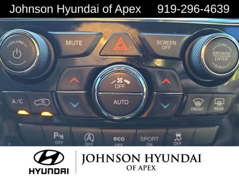 Used 2020 Jeep Grand Cherokee Laredo w/ Laredo X Package image 34