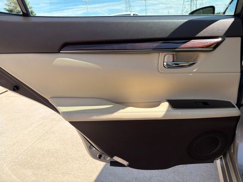 Used 2018 Lexus ES 350 w/ Navigation System Package FWD image 21