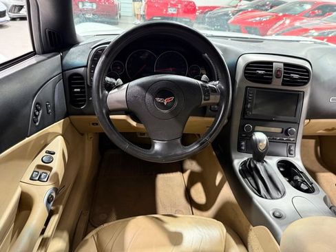 Used 2007 Chevrolet Corvette Coupe w/ Preferred Equipment Group RWD image 9