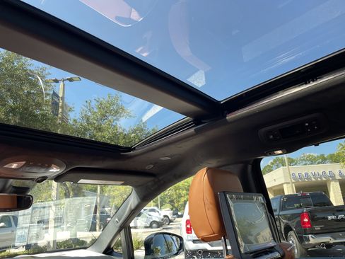 New 2026 Chrysler Pacifica Pinnacle image 63