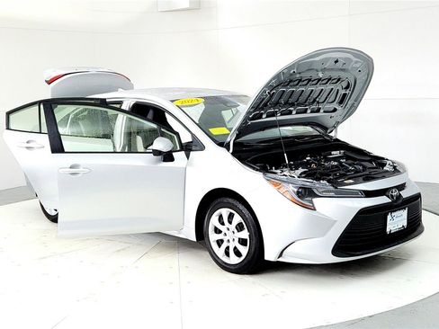 Used 2024 Toyota Corolla LE FWD image 12