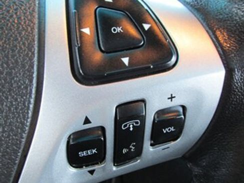 Used 2014 Ford Explorer XLT w/ Equipment Group 202A AWD/4WD image 22