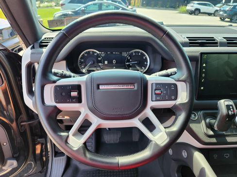Certified 2023 Land Rover Defender 130 X-Dynamic SE AWD/4WD image 18
