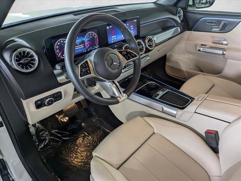Certified 2025 Mercedes-Benz GLB 250 image 12