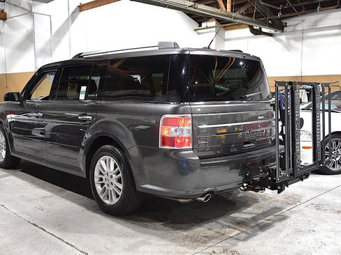Used 2019 Ford Flex SEL w/ Class III Trailer Tow Package FWD image 8