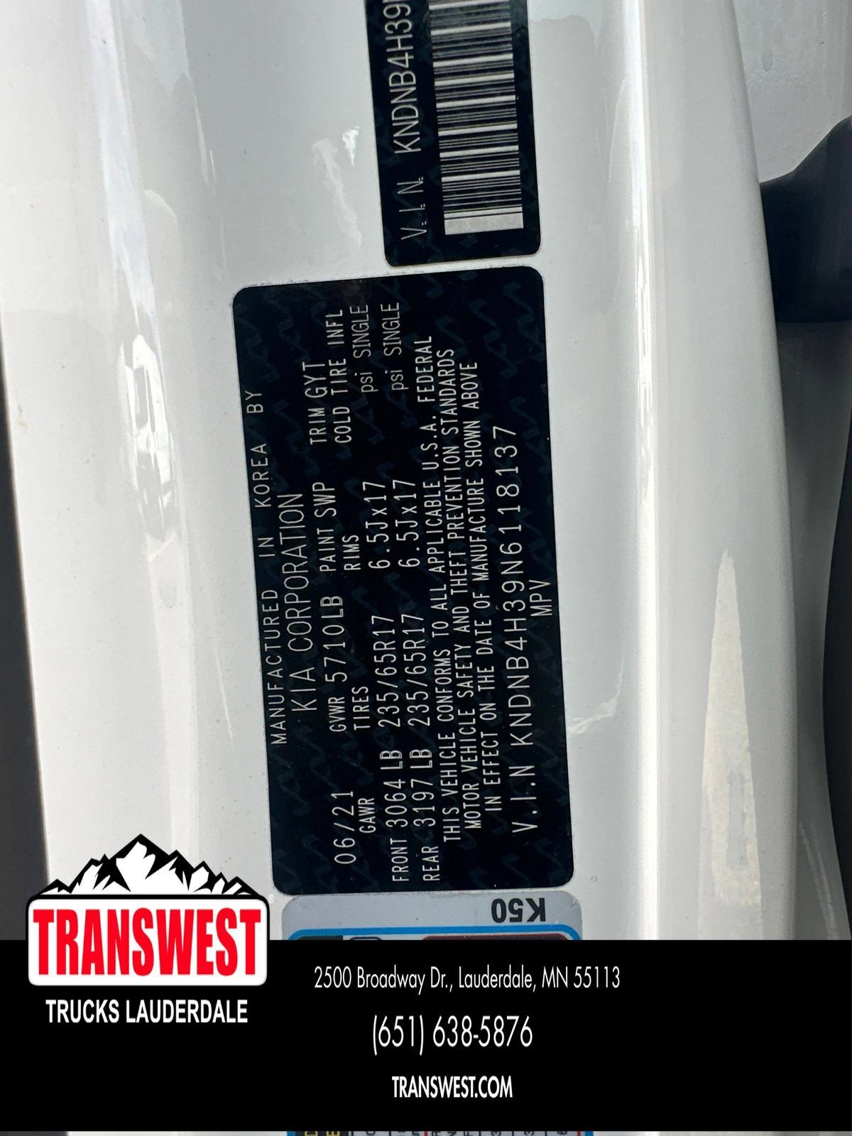 Used 2022 Kia Carnival LX FWD image 19