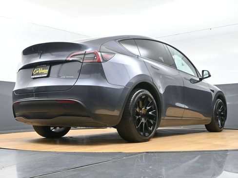 Used 2023 Tesla Model Y Long Range AWD/4WD image 54
