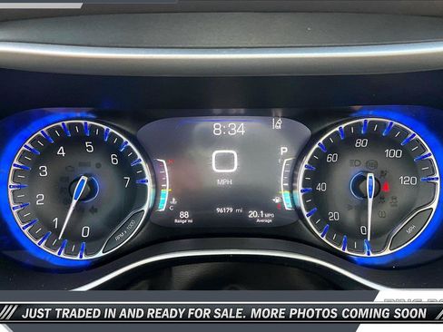 Used 2020 Chrysler Pacifica Touring-L Plus w/ Tire & Wheel Group FWD image 14