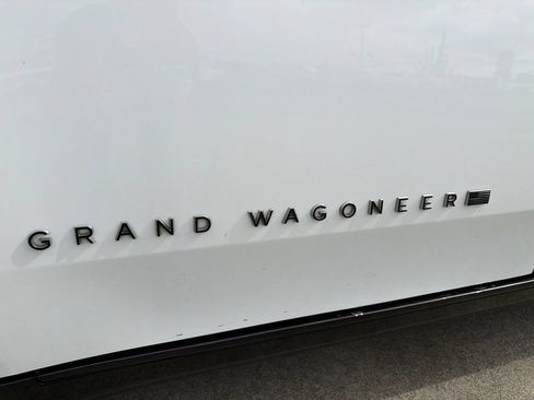 Used 2024 Jeep Grand Wagoneer L Series II w/ Quick Order Packagew 28T AWD/4WD image 36