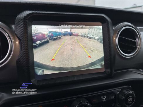 Used 2021 Jeep Wrangler Unlimited Sahara w/ Uconnect 4C Nav & Sound Group image 33