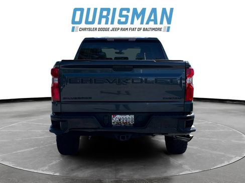 Used 2021 Chevrolet Silverado 1500 Custom Trail Boss w/ LPO, Dark Essentials Package AWD/4WD image 5