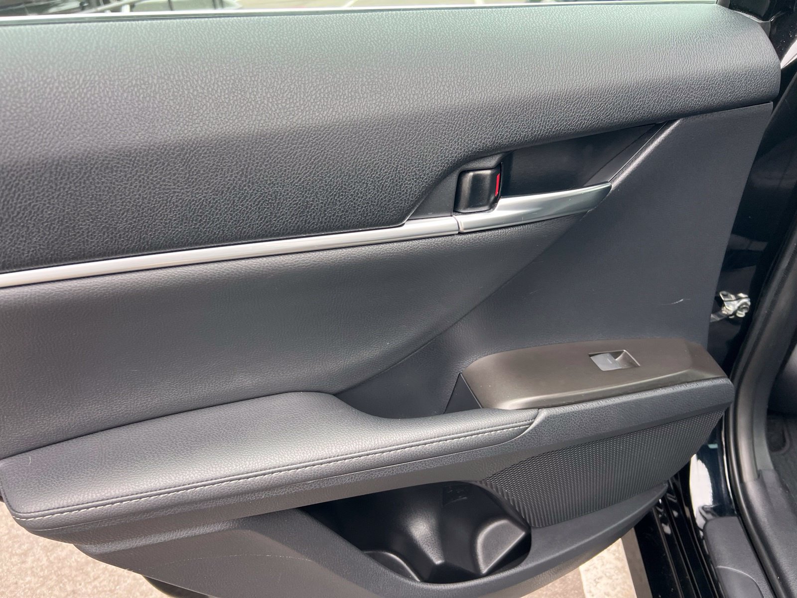 Used 2021 Toyota Camry XLE FWD image 37