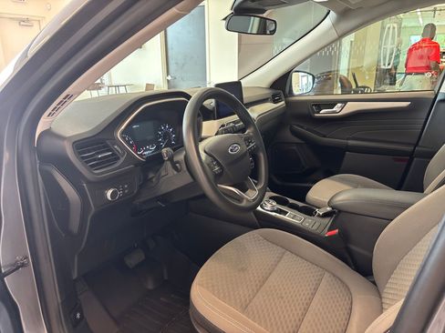 Used 2021 Ford Escape SE FWD image 11