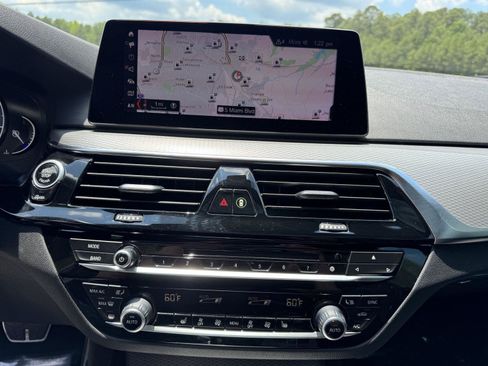 Used 2019 BMW 530i w/ M Sport Package RWD image 4