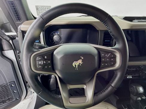Used 2024 Ford Bronco Wildtrak image 11