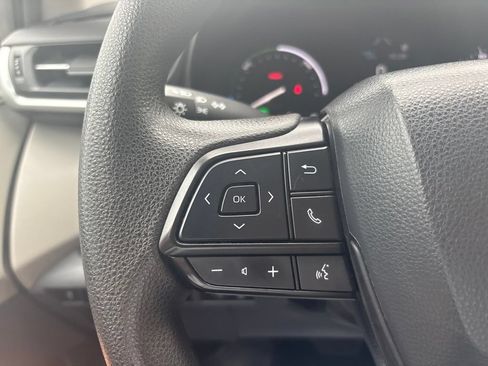 Used 2024 Toyota Sienna LE AWD/4WD image 8