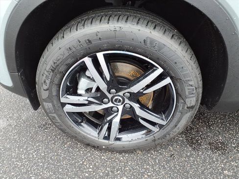 New 2026 Volvo XC40 B5 Core w/ Climate Package image 11