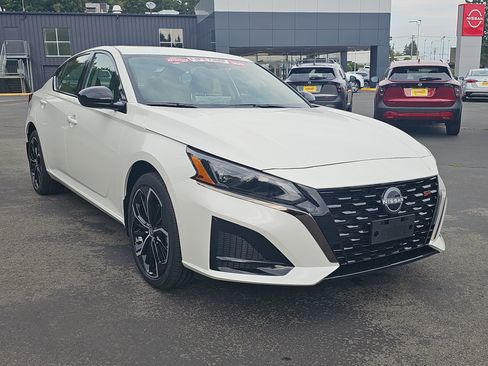 New 2025 Nissan Altima 2.5 SR w/ SR Premium Package image 7