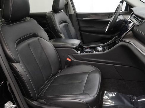 Used 2022 Jeep Grand Cherokee L Limited image 50