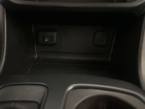 Used 2021 Chevrolet Colorado W/T AWD/4WD image 20