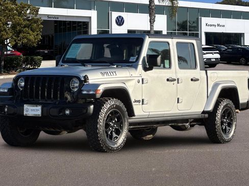 Used 2022 Jeep Gladiator Willys image 8
