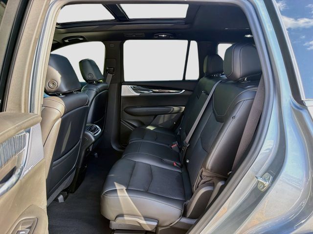 Used 2024 Cadillac XT6 Premium Luxury FWD image 23