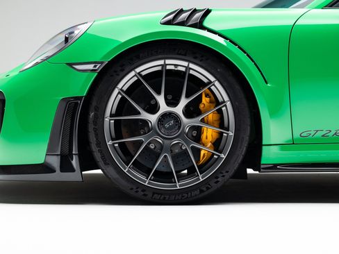 Used 2018 Porsche 911 GT2 RS image 4