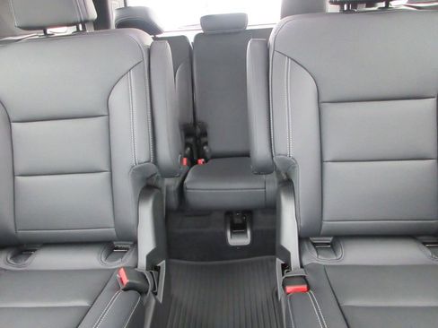 New 2026 Chevrolet Traverse LT w/ Sun and Wheel Package image 18