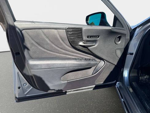 Used 2021 Lexus LS 500 w/ Accessory Package (Z2) image 17