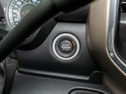 Used 2020 RAM 2500 Laramie image 28