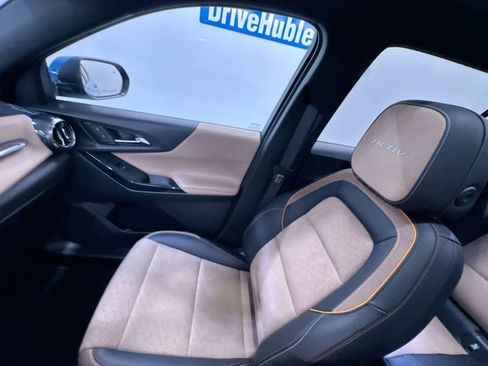 Used 2025 Chevrolet Equinox ACTIV w/ Convenience Package III image 32