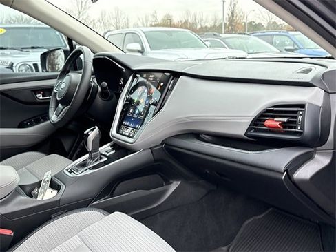 Used 2025 Subaru Outback Premium image 21