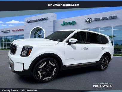 Used 2023 Kia Telluride EX w/ EX Captain's Chair Package