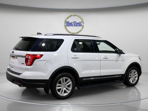 Used 2018 Ford Explorer XLT AWD/4WD image 5