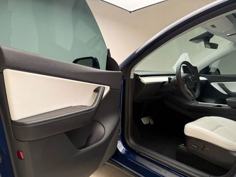 Used 2021 Tesla Model Y Performance image 41