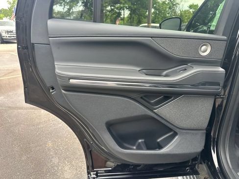 New 2026 Lincoln Navigator Reserve w/ Jet Appearance Package AWD/4WD image 21