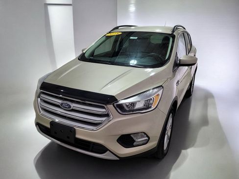 Used 2018 Ford Escape SE image 12
