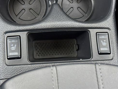 Used 2020 Nissan Rogue SV image 20