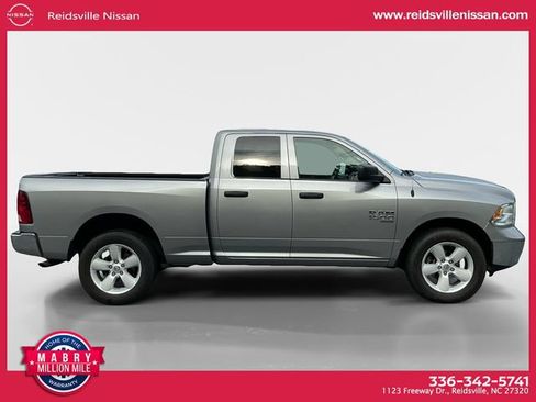 Used 2024 RAM 1500 Classic SLT AWD/4WD image 7