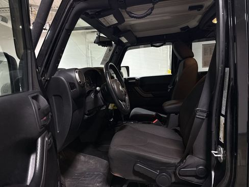 Used 2016 Jeep Wrangler Unlimited Sport w/ Quick Order Package 24S AWD/4WD image 17