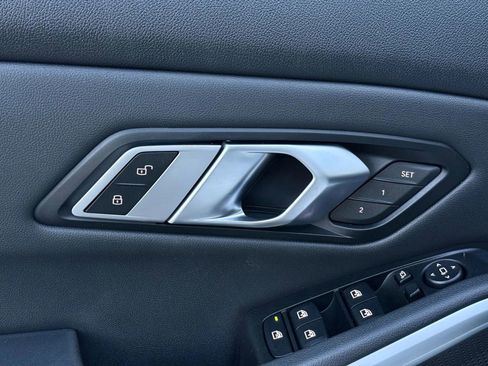 Used 2019 BMW 330i Sedan w/ M Sport Package image 26