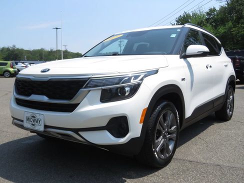 Used 2021 Kia Seltos S AWD/4WD image 1