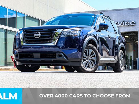 Used 2024 Nissan Pathfinder SV w/ SV Premium Package image 3