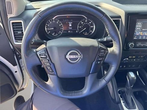 Used 2023 Nissan Frontier SV w/ SV Convenience Package image 15