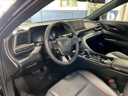 Used 2026 Toyota Crown AWD/4WD image 8