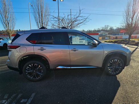 New 2026 Nissan Rogue Platinum image 4