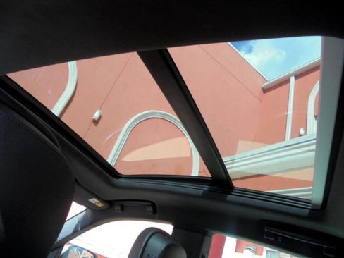 Used 2021 Maserati Levante image 20