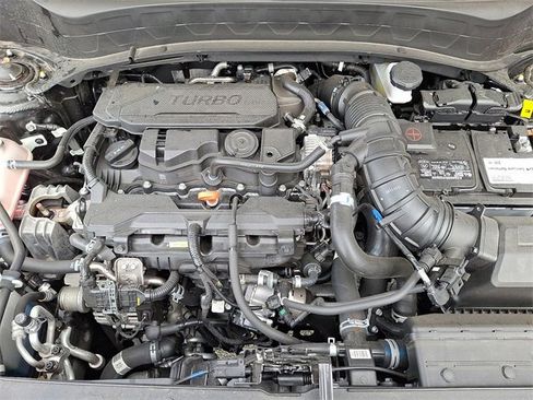 Certified 2025 Kia Seltos SX w/ SX Sunroof Package image 28